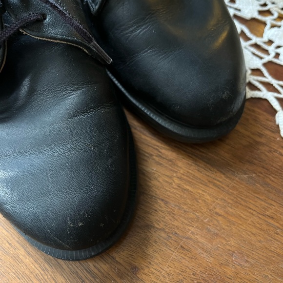 Dr. Marten Black leather Oxford three eyelet shoe. - Picture 7 of 7